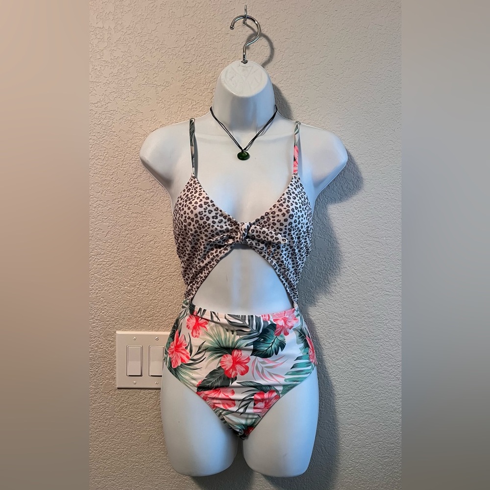Hot water swimsuit